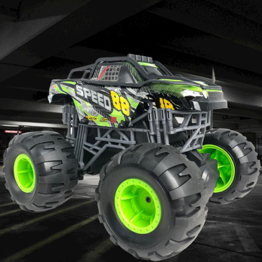 1/16 Giant Big Foot Buggy Giant Wheel Electric Toy Cars, 2.4GHz RC Car Four Wheel Drive Climb Car with Spray Light Music Light Step Staking Toy Green