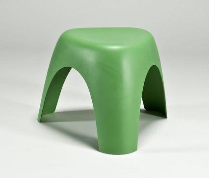  Its clear form and functionality are
as compelling today as ever. Suited for
indoor spaces as well as balconies and
gardens, the stackable plastic stool can
even be used as portable picnic furniture.